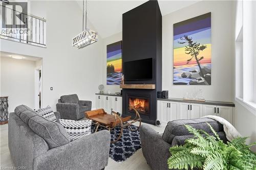 207 Beach Boulevard, Hamilton, ON - Indoor Photo Showing Living Room With Fireplace