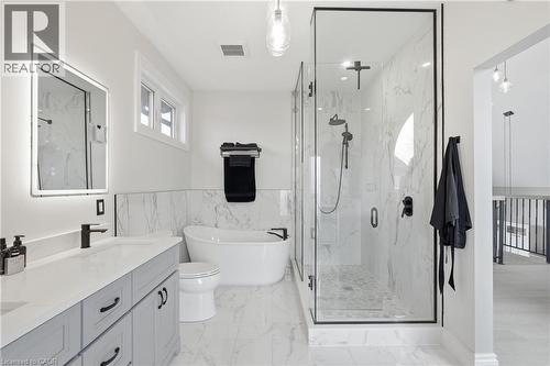 207 Beach Boulevard, Hamilton, ON - Indoor Photo Showing Bathroom