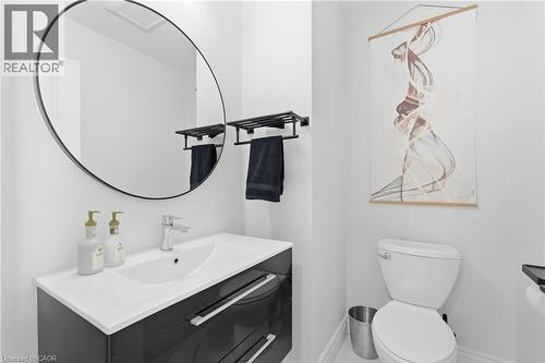 207 Beach Boulevard, Hamilton, ON - Indoor Photo Showing Bathroom