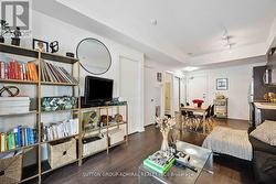 219 - 20 BRUYERES MEWS Toronto, ON M5V 0G8