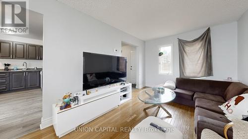 142 Wright Crescent, Ajax, ON - Indoor Photo Showing Living Room