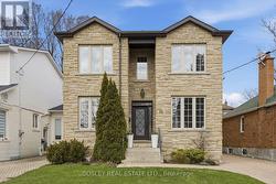 12 ANNDALE ROAD Toronto, ON M1N 1C5
