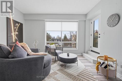 310 - 250 Sydenham Street, London East (East B), ON - Indoor Photo Showing Living Room