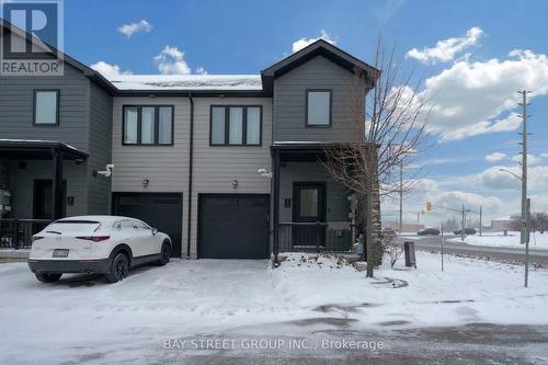 22 - 1 STONEHART LANE  Barrie, ON L4M 7E8