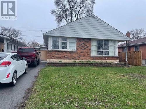 27 FIRST AVENUE  Quinte West (Trenton Ward), ON K8V 5M6