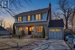 137 KENILWORTH STREET Ottawa, ON K1Y 3Z6