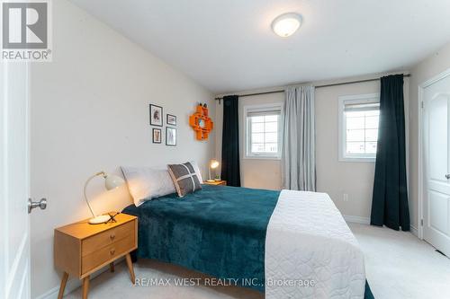 110 Banting Crescent, Essa, ON - Indoor Photo Showing Bedroom