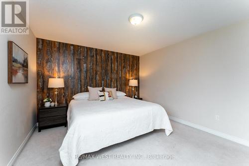 110 Banting Crescent, Essa, ON - Indoor Photo Showing Bedroom