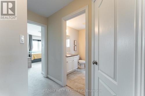 110 Banting Crescent, Essa, ON - Indoor Photo Showing Bathroom