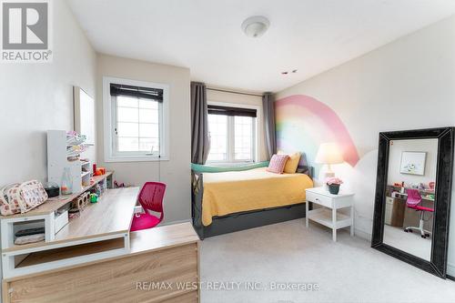 110 Banting Crescent, Essa, ON - Indoor Photo Showing Bedroom