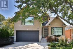880 6TH STREET  Mississauga, ON L5E 1N6