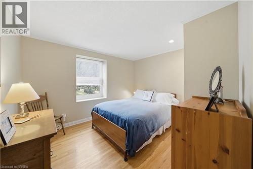 37 Parkview Crescent, Kitchener, ON - Indoor Photo Showing Bedroom