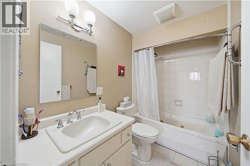 37 Parkview Crescent, Kitchener, ON - Indoor Photo Showing Bathroom