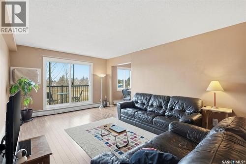 16 3030 Arlington Avenue, Saskatoon, SK - Indoor Photo Showing Living Room
