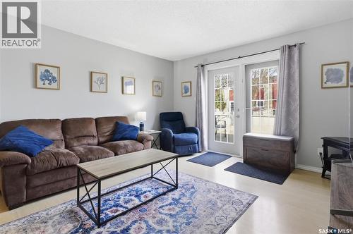 71 331 Pendygrasse Road, Saskatoon, SK - Indoor Photo Showing Living Room