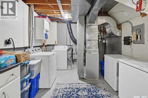 71 331 Pendygrasse Road, Saskatoon, SK - Indoor Photo Showing Laundry Room