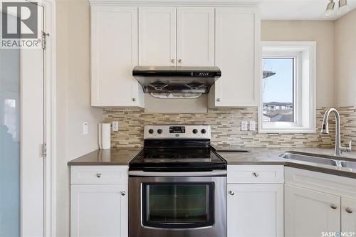 159 Dulmage Crescent, Saskatoon, SK - Indoor Photo Showing Kitchen