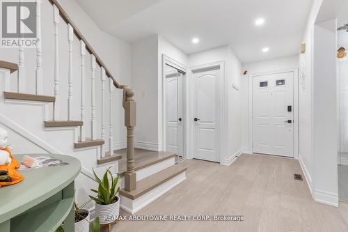 1118 Avondale Drive, Oakville, ON - Indoor Photo Showing Other Room