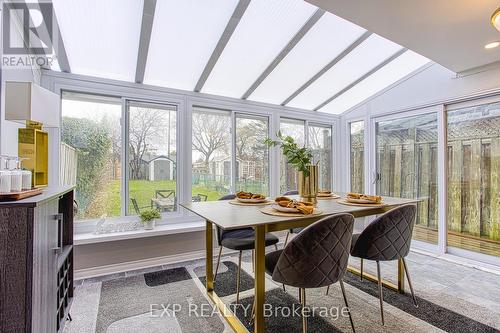 202 Golden Orchard Drive, Hamilton, ON - Indoor Photo Showing Dining Room