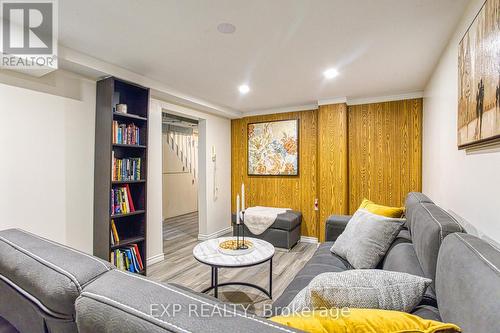 202 Golden Orchard Drive, Hamilton, ON - Indoor