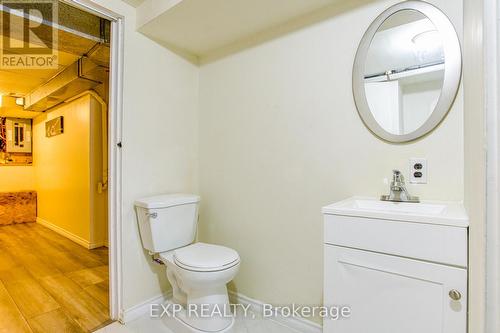 202 Golden Orchard Drive, Hamilton, ON - Indoor Photo Showing Bathroom