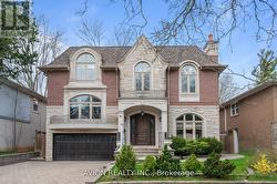 26 DANVILLE DRIVE Toronto, ON M2P 1J1