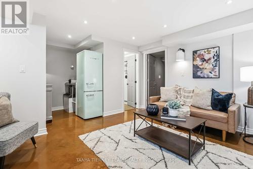 82 Tempo Way, Whitby, ON - Indoor Photo Showing Living Room