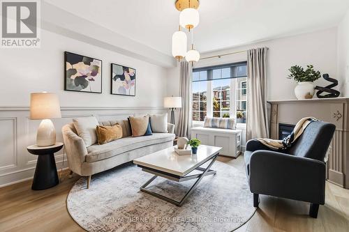 82 Tempo Way, Whitby, ON - Indoor Photo Showing Living Room