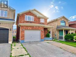 15 LYNN STREET Bradford West Gwillimbury, ON L3Z 0B2
