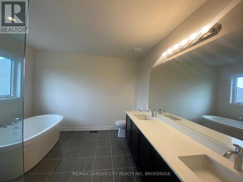 74 Oriole Crescent, Port Colborne (Main Street), ON - Indoor Photo Showing Bathroom