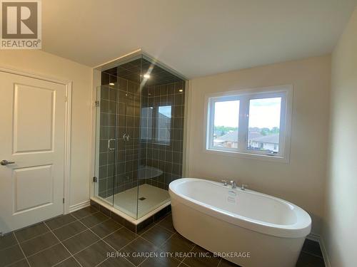 74 Oriole Crescent, Port Colborne (Main Street), ON - Indoor Photo Showing Bathroom