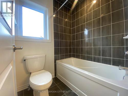 74 Oriole Crescent, Port Colborne (Main Street), ON - Indoor Photo Showing Bathroom
