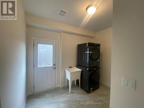 74 Oriole Crescent, Port Colborne (Main Street), ON - Indoor Photo Showing Laundry Room