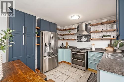 599 Caverhill Crescent, Milton, ON - Indoor Photo Showing Kitchen With Stainless Steel Kitchen With Double Sink