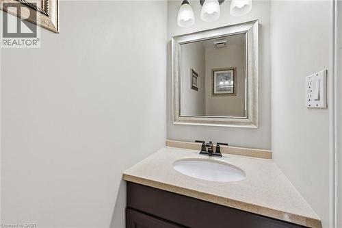 2648 Cavendish Drive, Burlington, ON - Indoor Photo Showing Bathroom