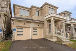 214 FALLHARVEST WAY Whitchurch-Stouffville, ON L4A 5C2