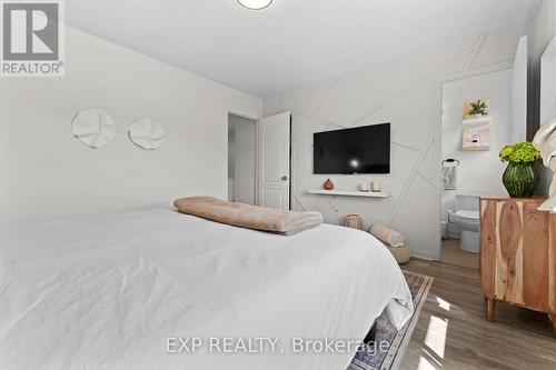7224 Visor Gate, Mississauga, ON - Indoor Photo Showing Bedroom