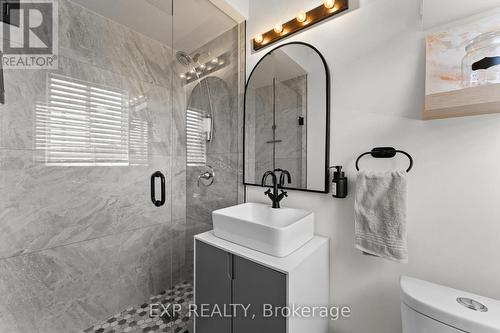 7224 Visor Gate, Mississauga, ON - Indoor Photo Showing Bathroom