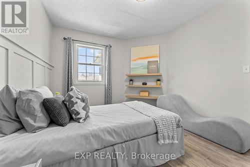 7224 Visor Gate, Mississauga, ON - Indoor Photo Showing Bedroom