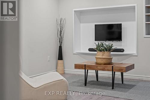 7224 Visor Gate, Mississauga, ON - Indoor Photo Showing Other Room