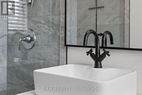 7224 Visor Gate, Mississauga, ON - Indoor Photo Showing Bathroom