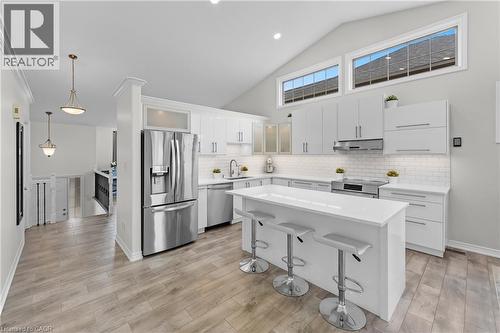 7032 KELLY Drive  Niagara Falls, ON L2H 3J9