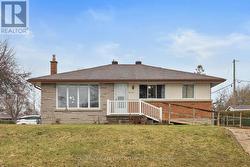 2066 SAUNDERSON DRIVE  Ottawa, ON K1G 2E6
