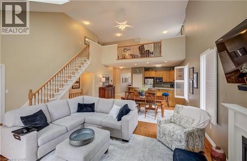 560 Springwater Drive, Waterloo, ON - Indoor Photo Showing Living Room