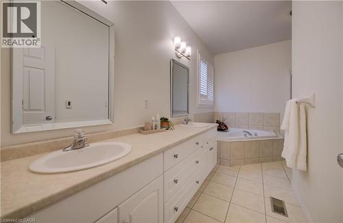 560 Springwater Drive, Waterloo, ON - Indoor Photo Showing Bathroom