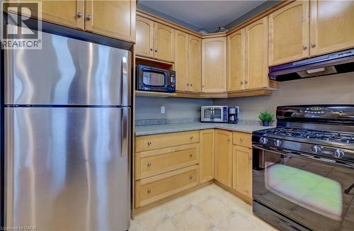 560 Springwater Drive, Waterloo, ON - Indoor Photo Showing Kitchen