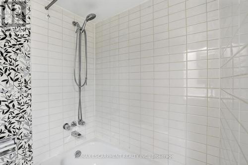 606 - 222 Jackson Street W, Hamilton, ON - Indoor Photo Showing Bathroom