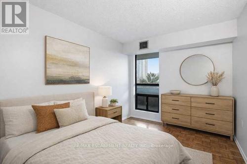 606 - 222 Jackson Street W, Hamilton, ON - Indoor Photo Showing Bedroom