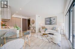 902 - 17 BATHURST STREET Toronto, ON M5V 0N1