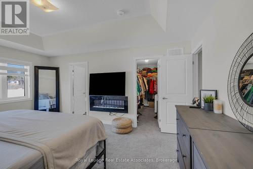 1386 Davis Loop, Innisfil, ON - Indoor Photo Showing Bedroom